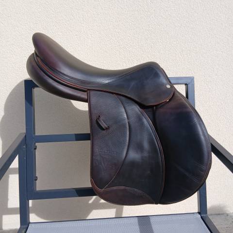 Sella da salto ostacoli Voltaire Design  18" - 2012