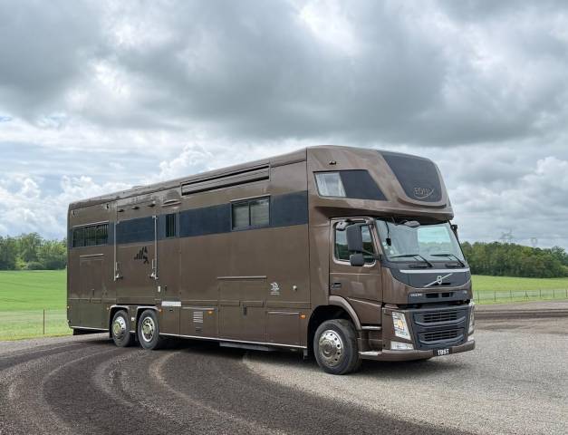 Camion per Cavalli EQUIX VOLVO 2016 Occasione