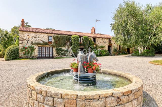 Propriet&agrave; equestre In vendita Vend&eacute;e