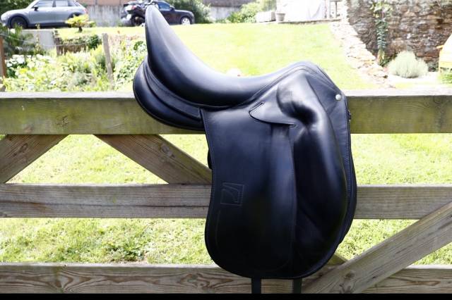 Sella da dressage Childeric  17.5" - 2020