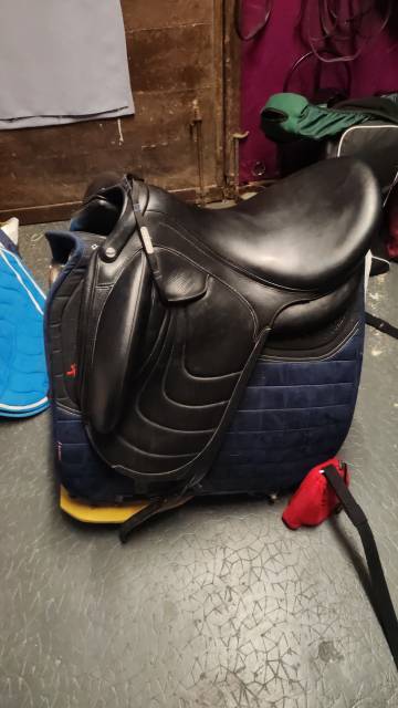 Sella da dressage Devoucoux  18" - 2022