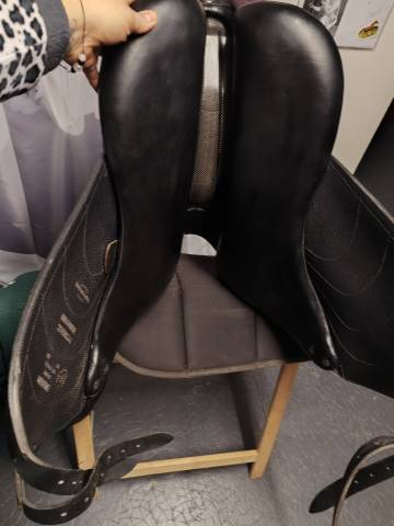 Sella da dressage Devoucoux  18" - 2022