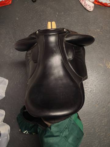 Sella da dressage Devoucoux  18" - 2022