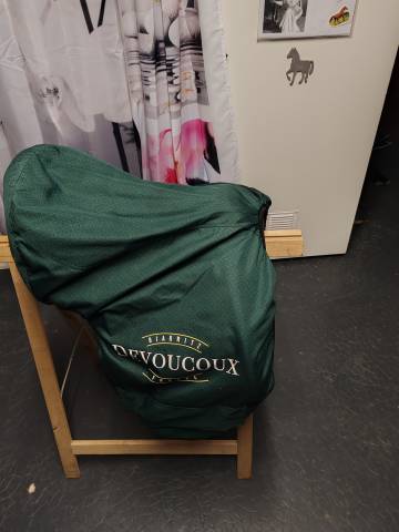 Sella da dressage Devoucoux  18" - 2022
