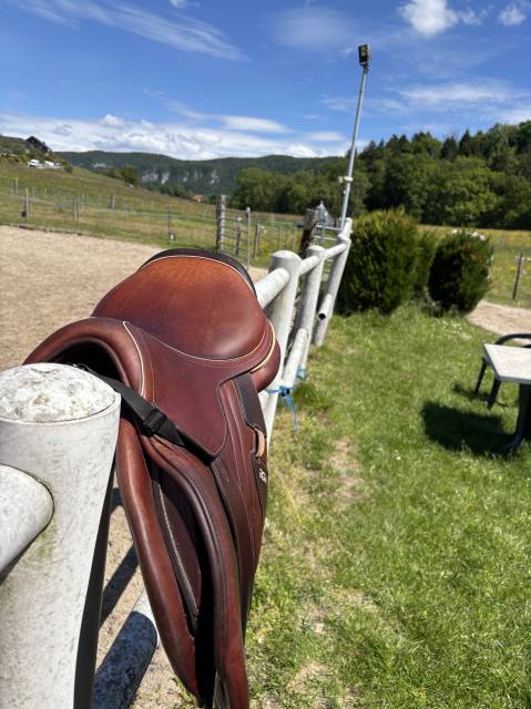 Sella da salto ostacoli CWD  17.5" - 2022
