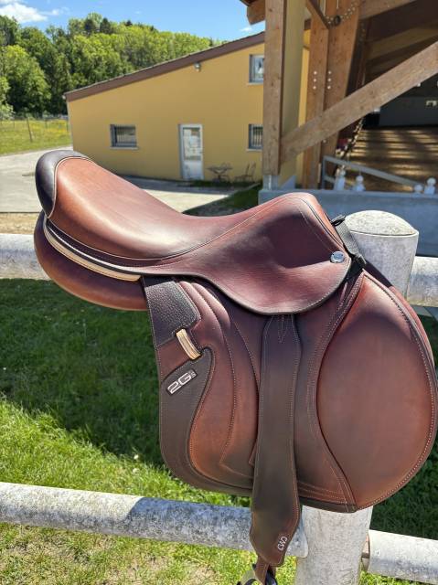 Sella da salto ostacoli CWD  17.5" - 2022