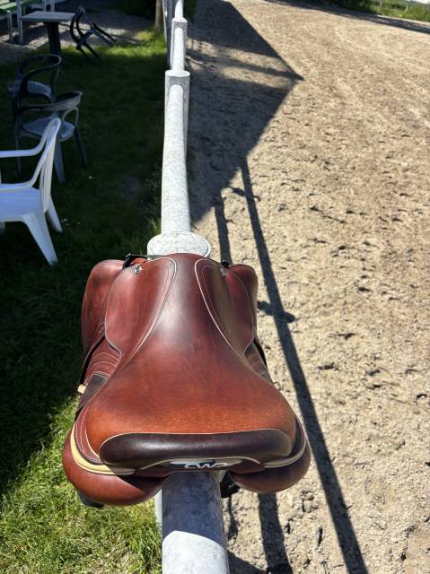 Sella da salto ostacoli CWD  17.5" - 2022