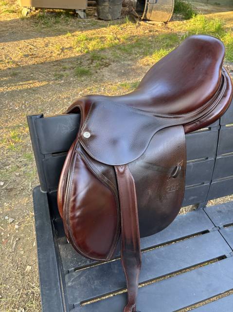 Sella da salto ostacoli CWD  17.5" - 2015