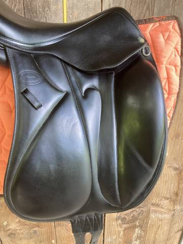 Sella da dressage Devoucoux Makila 17" - 2007