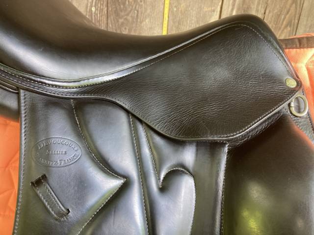 Sella da dressage Devoucoux Makila 17" - 2007