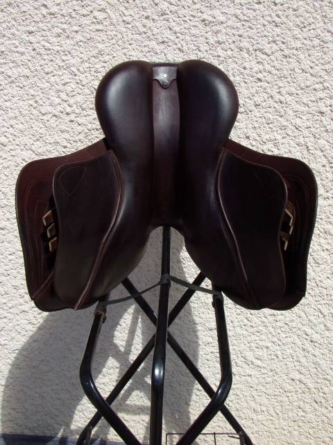 Sella da salto ostacoli CWD  17.5" - 2023
