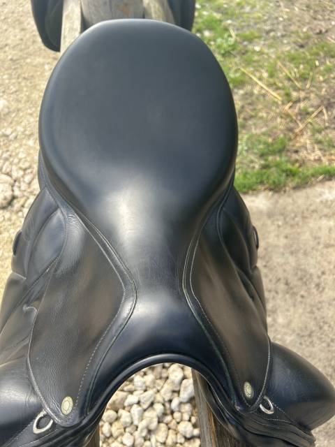 Sella da dressage Devoucoux Makila 17.5" - 2009