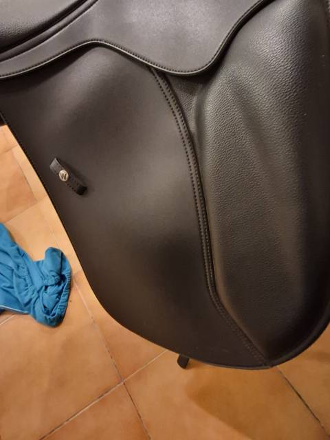Sella da dressage Wintec  17.5" - 2024