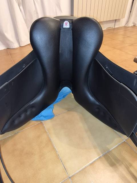 Sella da dressage Wintec  17.5" - 2024