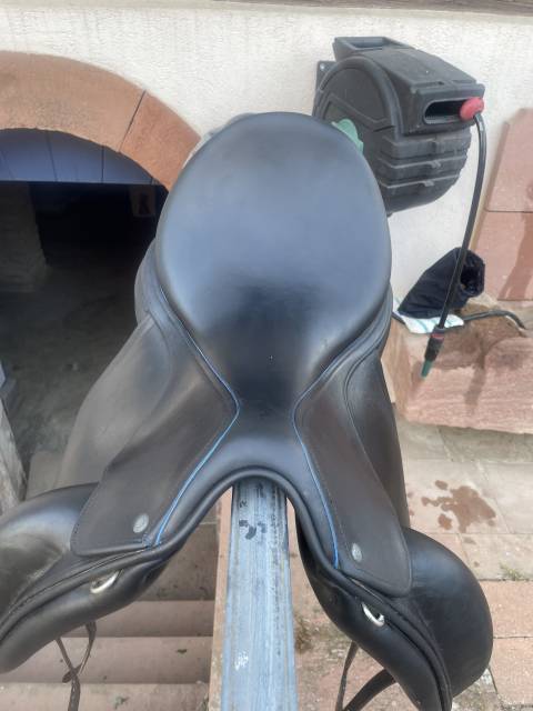 Sella da dressage Childeric  18" - 2018
