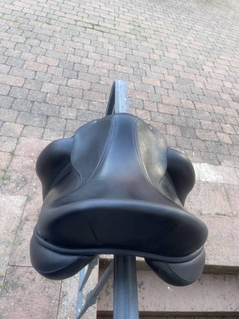 Sella da dressage Childeric  18" - 2018