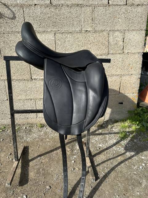 Sella da dressage Forestier  17.5" - 2023