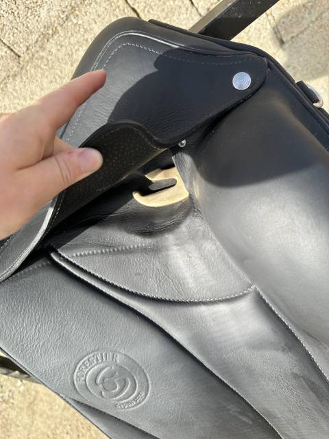 Sella da dressage Forestier  17.5" - 2023