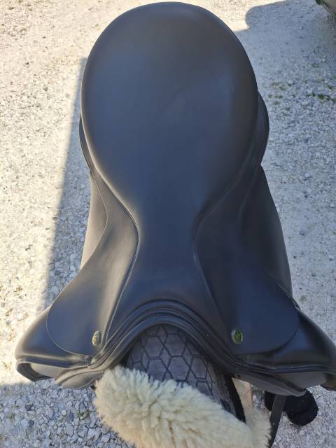 Sella da dressage   17.5" - 2023