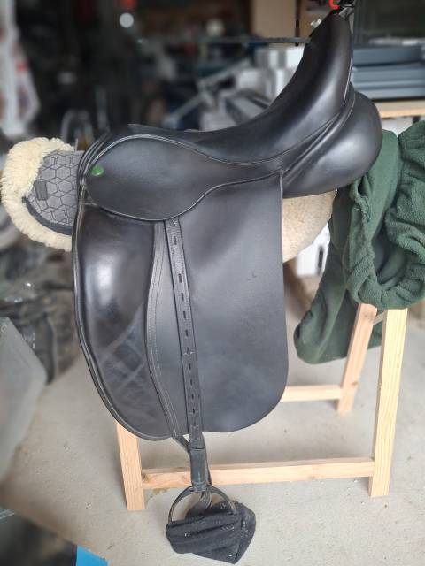 Sella da dressage   17.5" - 2023