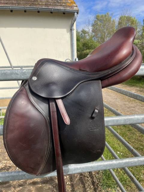 Sella da salto ostacoli CWD  18" - 2015