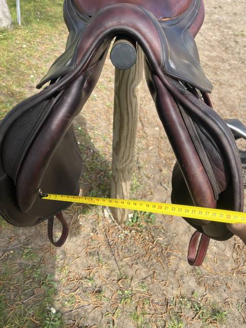 Sella da salto ostacoli CWD  18" - 2015