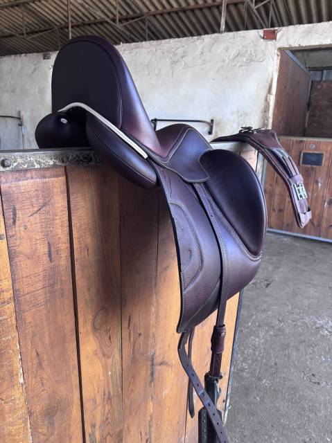 Sella da dressage Antar&egrave;s  17" - 2025