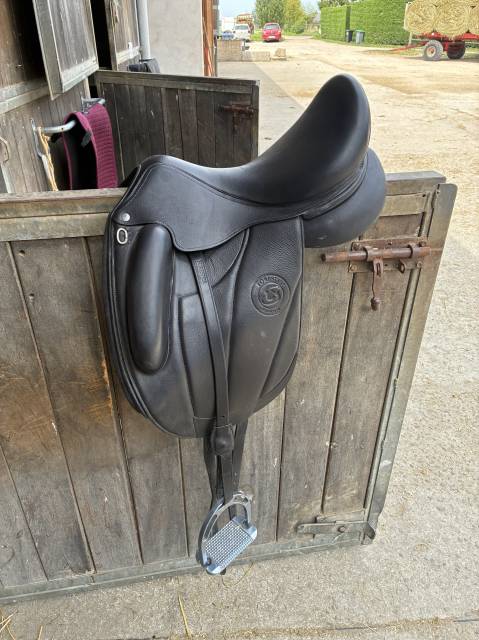 Sella da dressage Forestier  17" - 2024