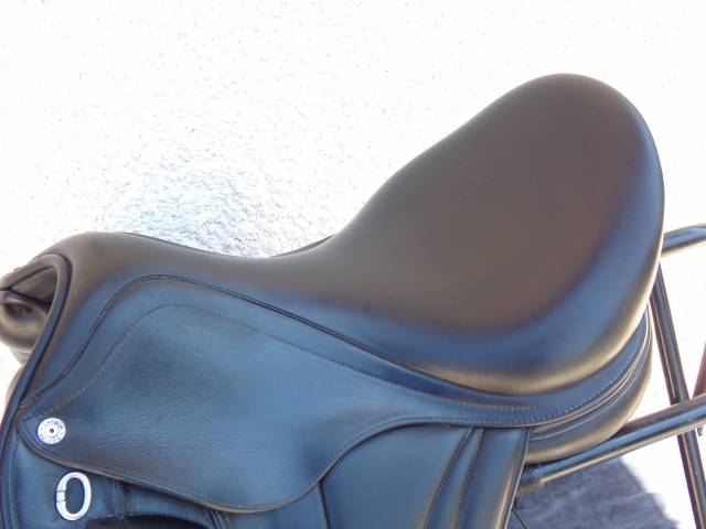 Sella da dressage Equipe DVKEM Carbone  17.5" - 2017