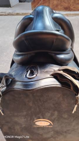 Sella da dressage Devoucoux  17.5" - 2015