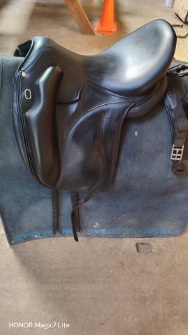 Sella da dressage Devoucoux  17.5" - 2015