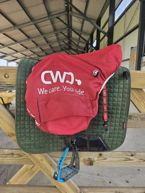 Sella da salto ostacoli CWD  15.5" - 2024