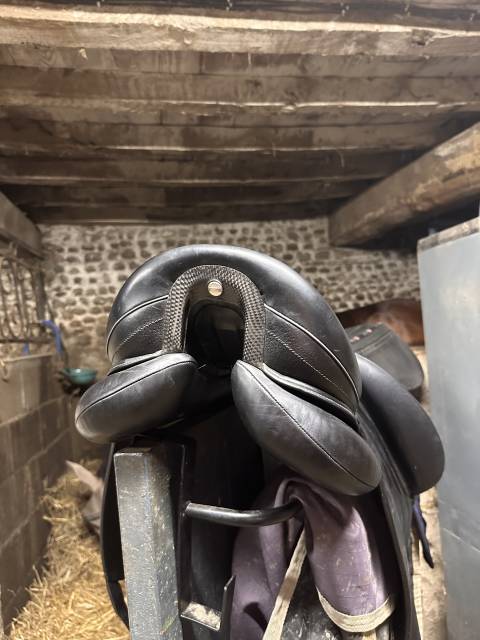 Sella da dressage Devoucoux  17" - 2020