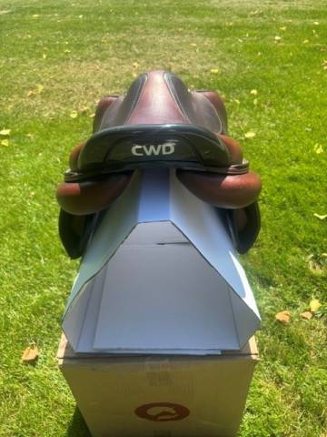 Sella da salto ostacoli CWD  18" - 2020