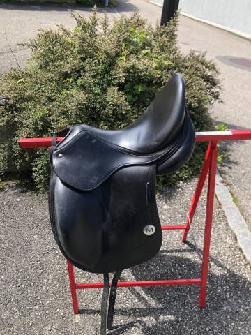 Sella da dressage Meyer  17" - 2017