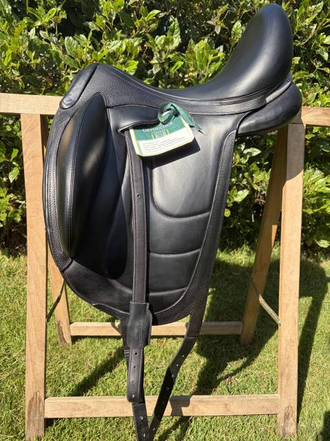 Sella da dressage Devoucoux  17" - 2023