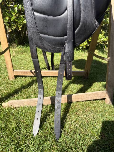 Sella da dressage Devoucoux  17" - 2023