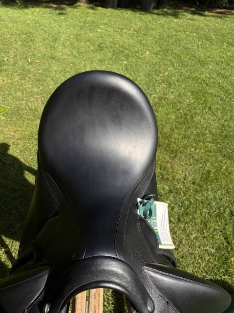 Sella da dressage Devoucoux  17" - 2023