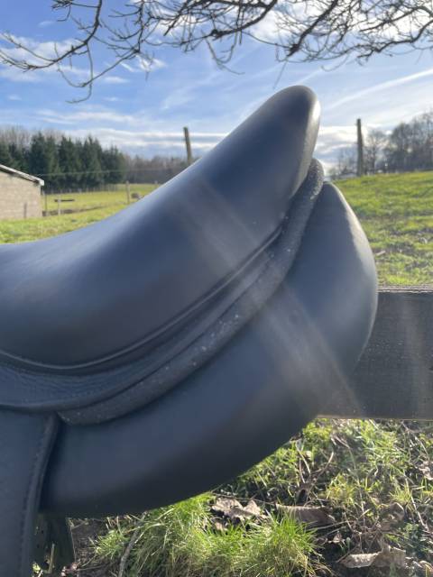 Sella da salto ostacoli Forestier  17" - 2025