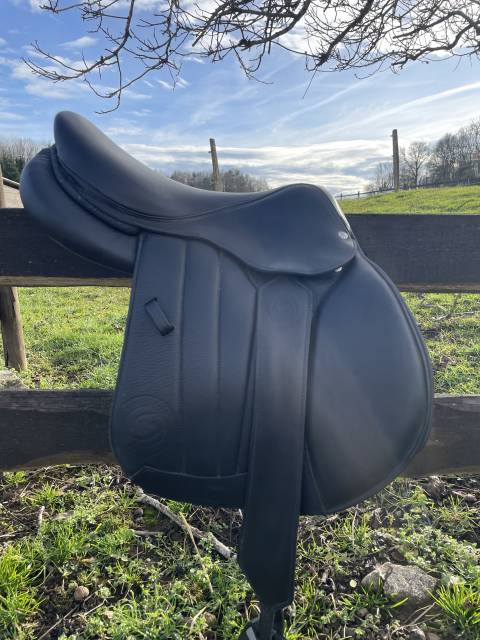 Sella da salto ostacoli Forestier  17" - 2025