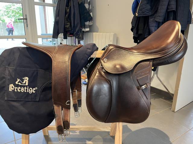 Sella da salto ostacoli Prestige Italia  17" - 2017
