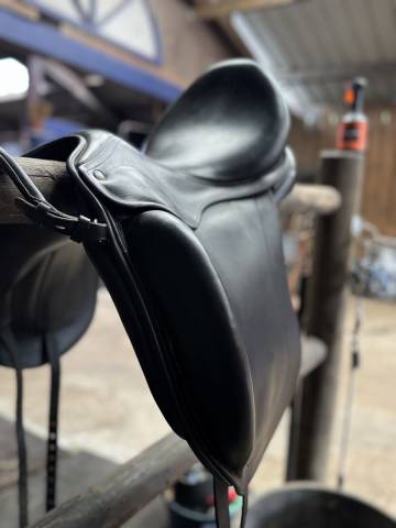 Sella da dressage Childeric  17.5" - 2015