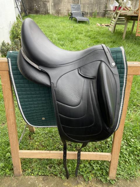 Sella da dressage Devoucoux  17" - 2017