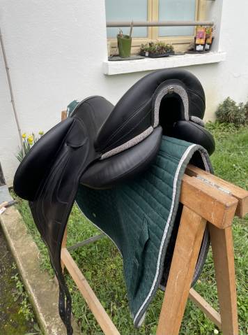 Sella da dressage Devoucoux  17" - 2017