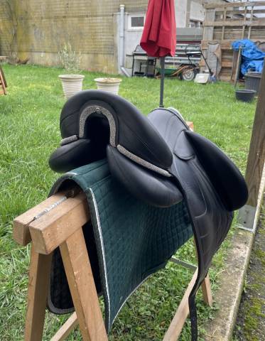 Sella da dressage Devoucoux  17" - 2017