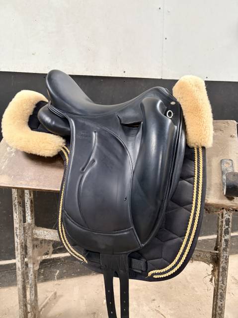 Sella da dressage Devoucoux  17" - 2017