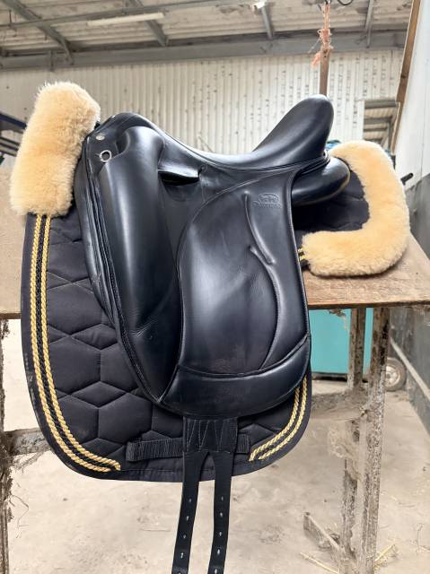 Sella da dressage Devoucoux  17" - 2017