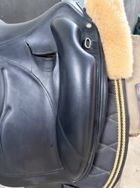Sella da dressage Devoucoux  17" - 2017