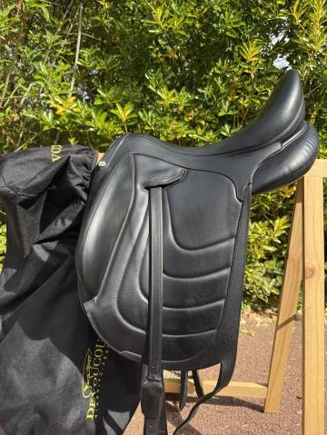 Sella da dressage Devoucoux  17" - 2019