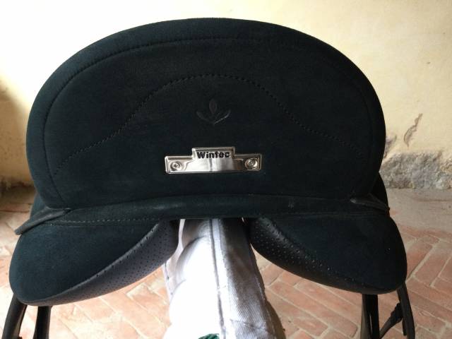 Sella da dressage Wintec ISABELL ICON CAIR HART 16.5" - 2024